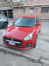 Suzuki Swift Ibrida 2020 rossa