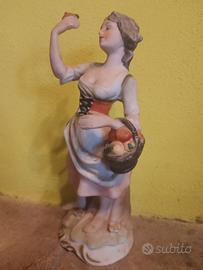 Contadina. Porcellana Capodimonte