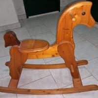 Cavallo a dondolo in legno massello 
