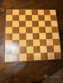 Scacchiera anni 80 con roulette,dama,carte,dadi