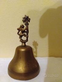 Campanello con manico a forma di leone
