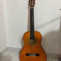 Chitarra classica con custodia