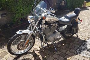 Harley Davidson 883 sportster centenario