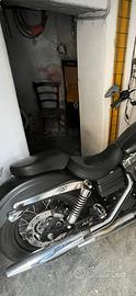 Sella Harley-Davidson Dyna Street Bob