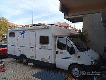 Camper semintegrale C.I. Elliot Garage P