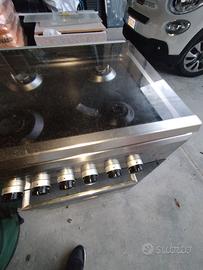 Cucina con forno