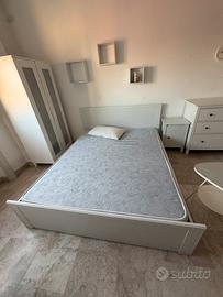 Letto + arredamento vario