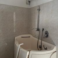 Vasca da bagno per anziani o disabili