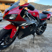 Yamaha r1
