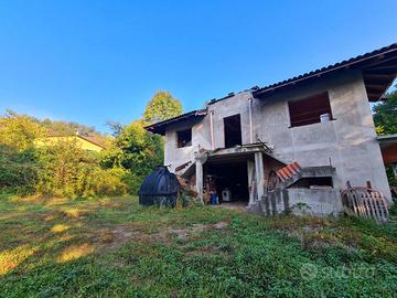 VILLA SINGOLA A CASTIGLIONE TORINESE