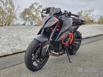 KTM 1290 Super Duke R, anno 2021 full optional