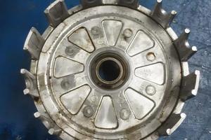 CAMPANA FRIZIONE SUZUKI GZ 250 99/07 usato