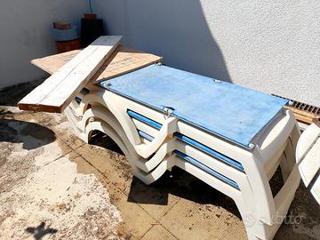 lettini piscina e materiale vario