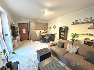 2 LOCALI A GASSINO TORINESE