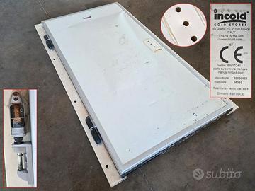 una porta da cella frigo usata