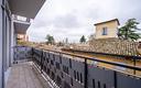 ampio-cinque-locali-con-balcone