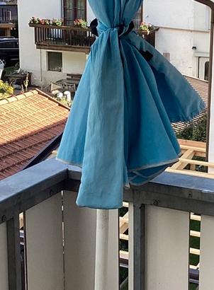 Ombrellone azzurro + base