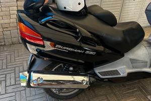 Moto Suzuki Burgman 650 Executive