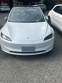Tesla model 3 my 2024 30000km