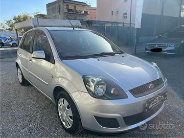 Ford Fiesta 1.2 Benzina/GPL 102.000KM LEGGI