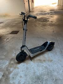 Monopattino elettrico streetbooster