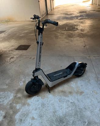 Monopattino elettrico streetbooster