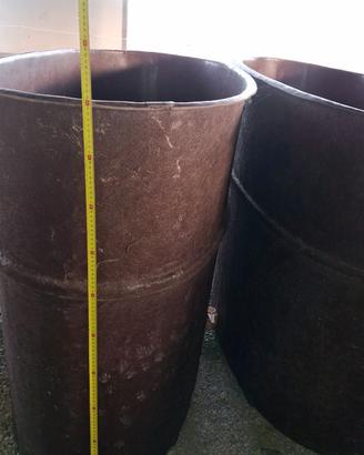 2 tini in vetroresina 1000 litri con rubinetto