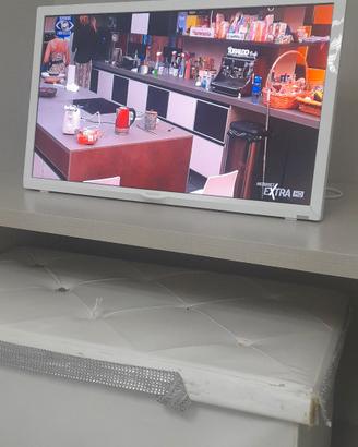 TV 24"