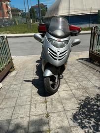Scooter Kymko Grand Dink 250