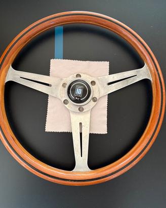 Volante Nardi