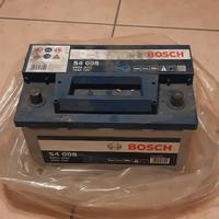 Batteria auto bosch S4 008