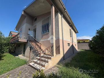 VILLA SINGOLA A SAN GIORGIO BIGARELLO