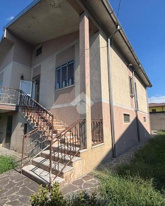 VILLA SINGOLA A SAN GIORGIO BIGARELLO