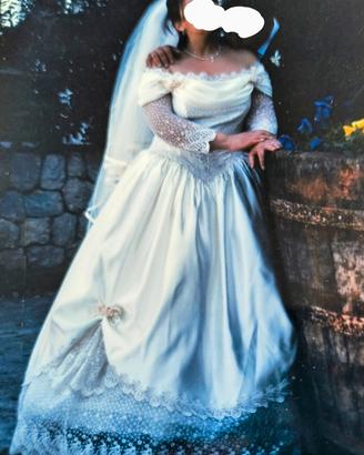 Abito da sposa  con accessori