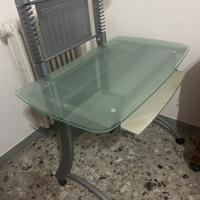 scrivania / poggia computer / tavolo da lavoro