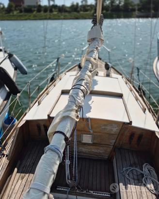 Barca a vela classica d’epoca
