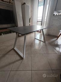 Tavolo allungabile moderno