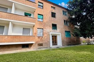 TRILOCALE PRIMO PIANO CON POSTO AUTO