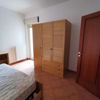  camera da letto  come nuova 