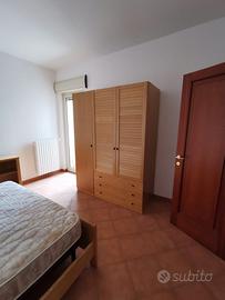  camera da letto  come nuova 