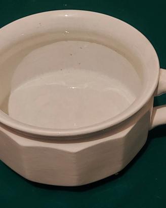 Antico vaso da notte in ceramica