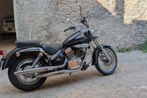 Suzuki intruder 250
