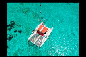 Catamarano pronto per noleggio