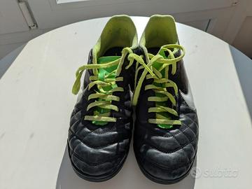 Scarpe da calcetto/ calcio a 5 e ciabatte