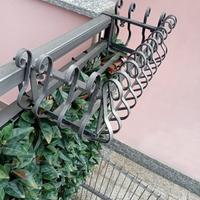 Portavasi in ferro battuto