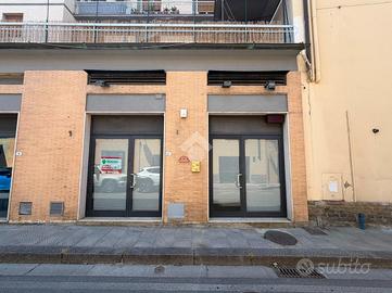 NEGOZIO A BAGNO A RIPOLI