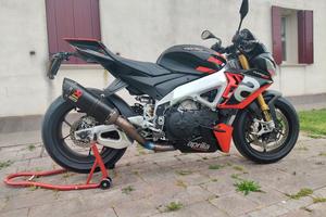 Aprilia tuono v4 factory 