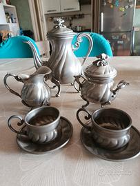 set di peltro cesellato