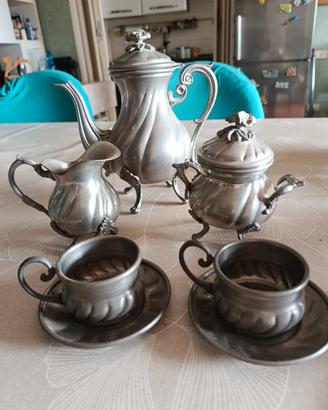set di peltro cesellato