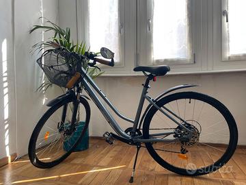 Bici trekking RIVERSIDE 500 blu (Decathlon)